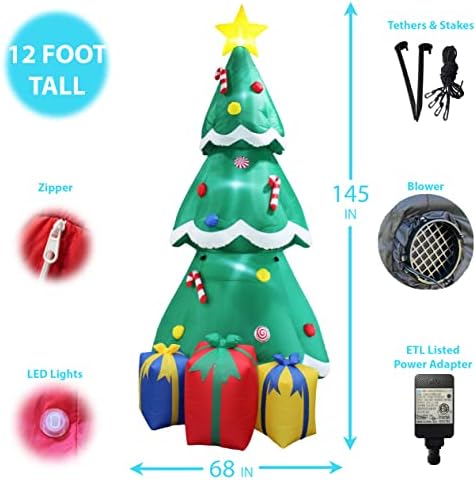 שתי קישוטי מסיבות חג המולד צרור, כולל עץ חג מולד ענק בגובה 12 מטר עם כוכב וקופסאות מתנה, וגובה 5 מטר